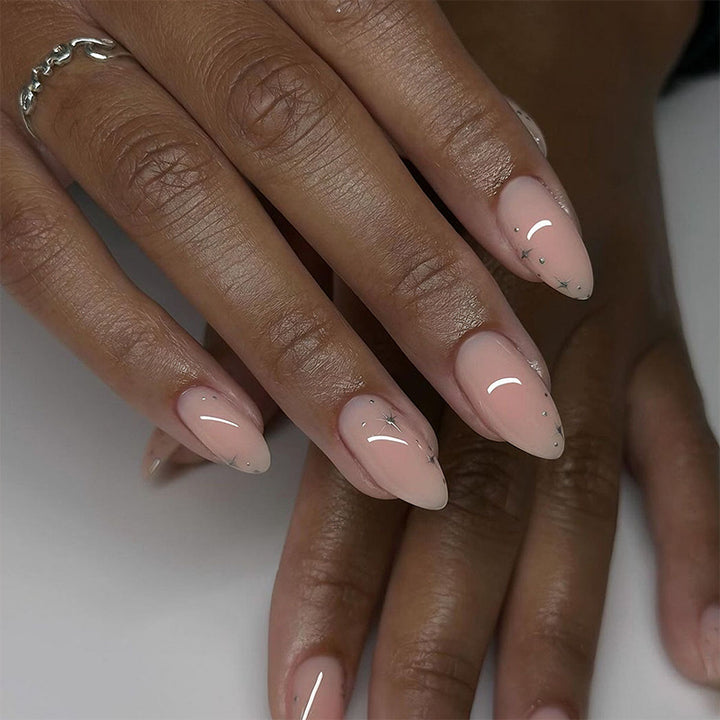 Künstliche Fingernägel Set mit glamourösen Akzenten Karnz