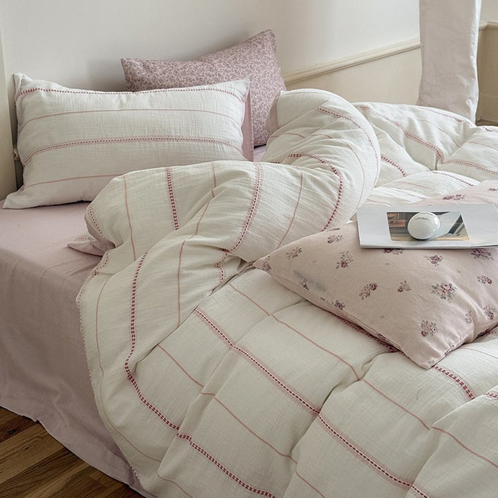 Leichtes Bettwäscheset aus Baumwoll-Gauze mit Wendefunktion und gesteppter Decke