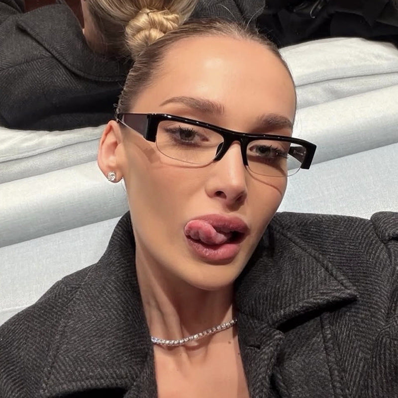 Damen Sonnenbrille im urbanen Stil mit breitem Rahmen und schützendem UV-Filter Karnz