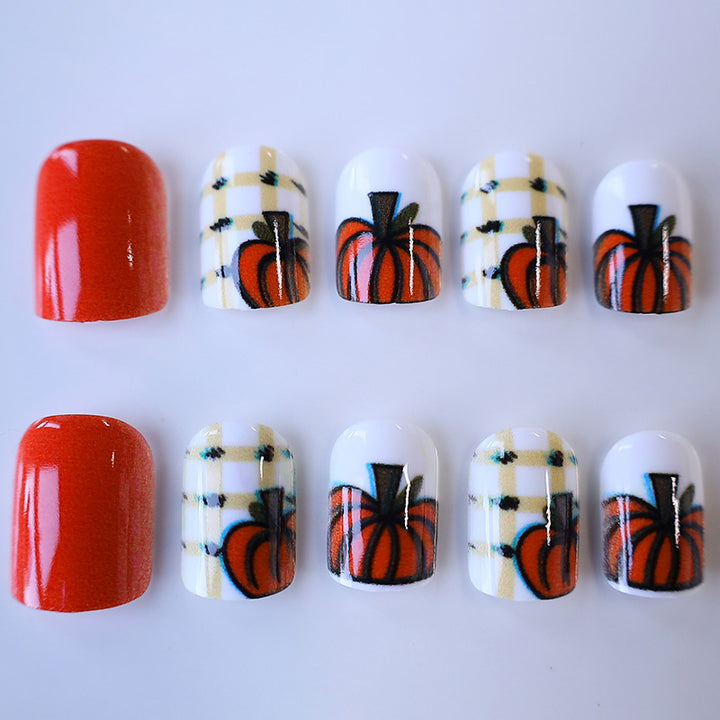 Festliche herbstliche Nagelkunst Karnz