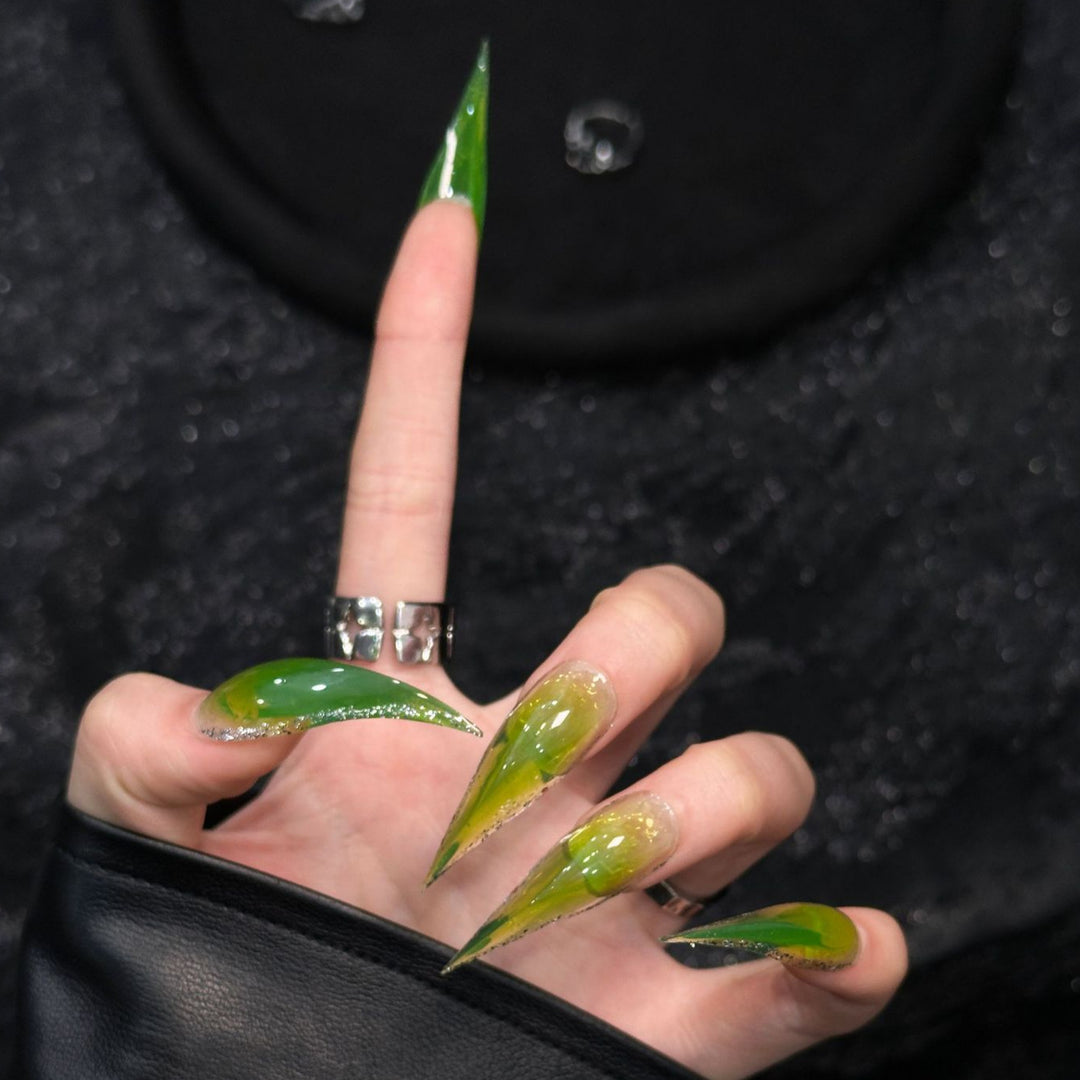Stiletto Press-On Nail Enhancements mit Ombre Effekt