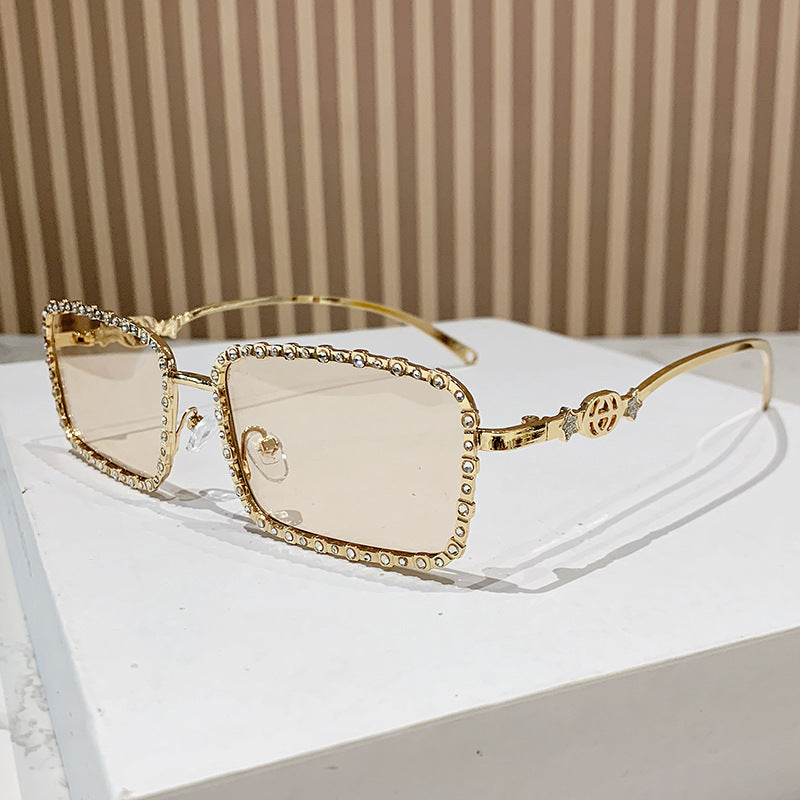 Damen elegante quadratische Sonnenbrille mit luxuriösem Strassrahmen Karnz