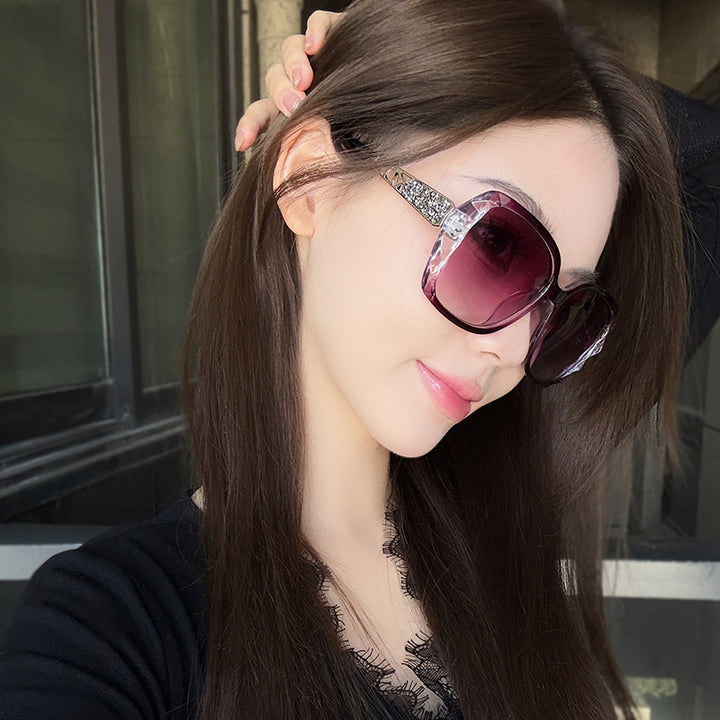 Damen Designer-Sonnenbrille mit glamourösen Akzenten Karnz