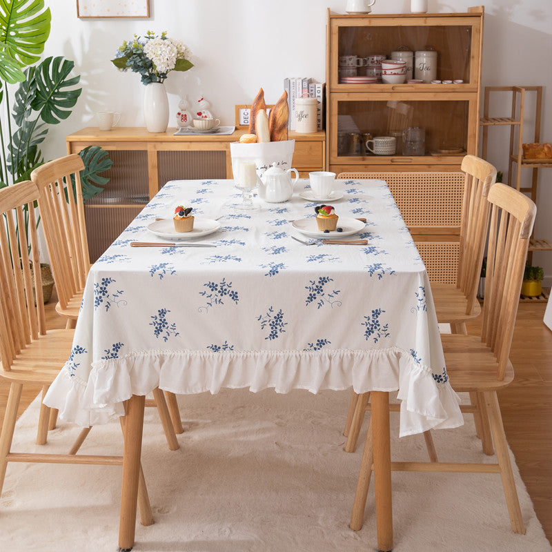 Elegante Blumenmuster-Tischdecke