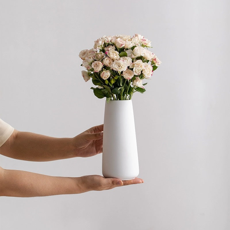 Zeitgenössische Minimalistische Keramikvase