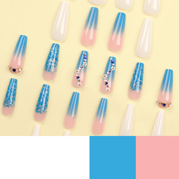 Kunstvolle Nagelverlängerungen mit floralem Ombre-Design Karnz