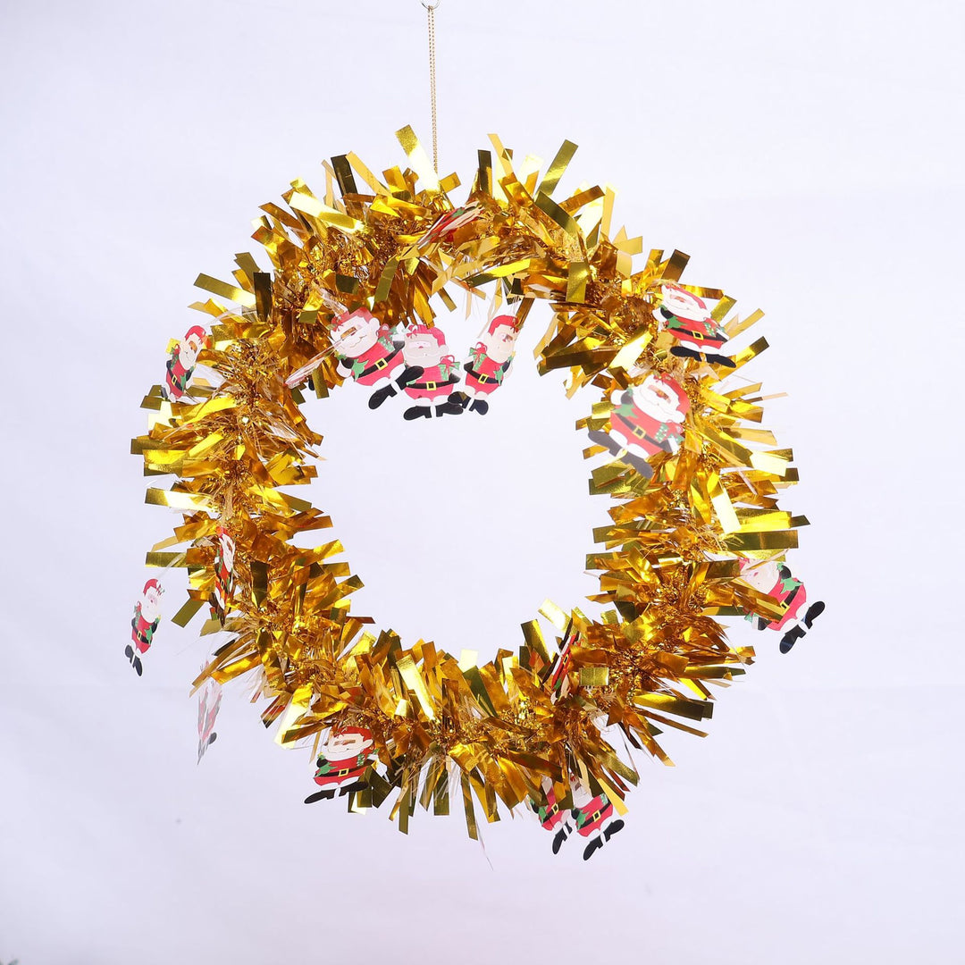 Glänzender Weihnachtskranz mit festlichen Motiven