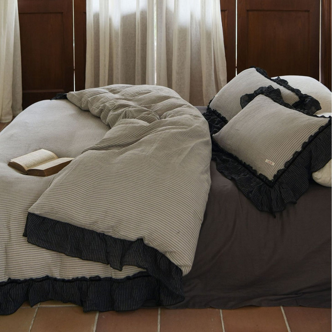 Luxuriöses Bettwäsche-Set aus Baumwoll-Gauze mit gesteppter Decke und Spitzenbordüre