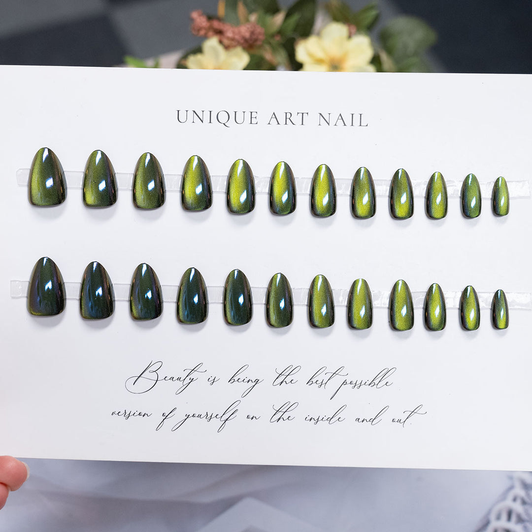Stylische Druck-Nagelkollektion