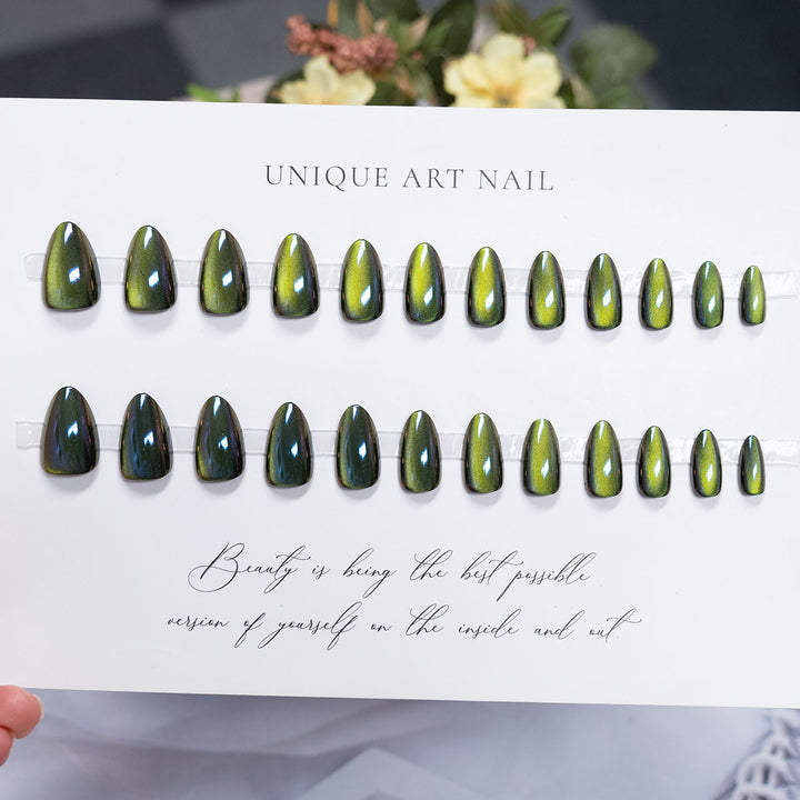 Stylische Druck-Nagelkollektion