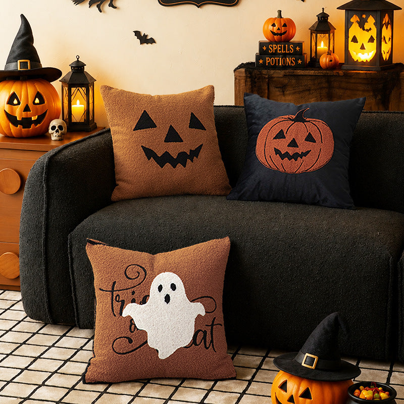 Quadratisches Dekoratives Kissen mit gesticktem Halloween‑Gespenst und Bouclé‑Oberfläche Karnz
