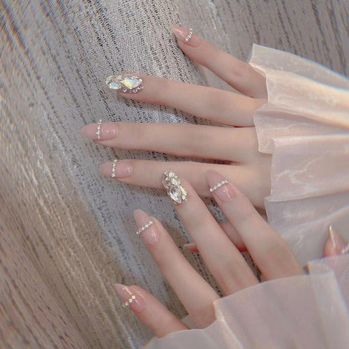 Glamouröse Strass-geprägte Press-On Nagelset Karnz