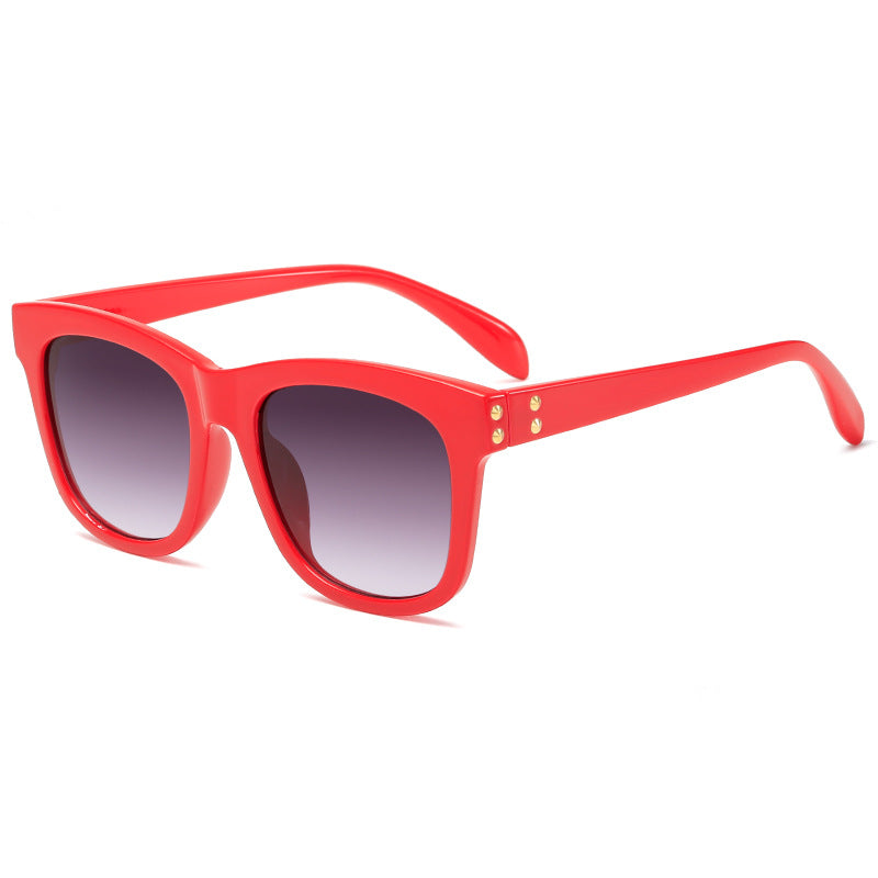 Damen modische Sonnenbrille im zeitgemäßen Design Karnz