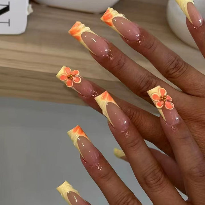 Kreative Blumen Press-On Nagelkunst Karnz