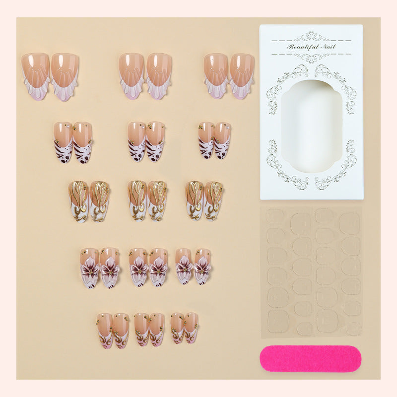 Elegante Floral-Themen Press-On Nagelkunst Karnz