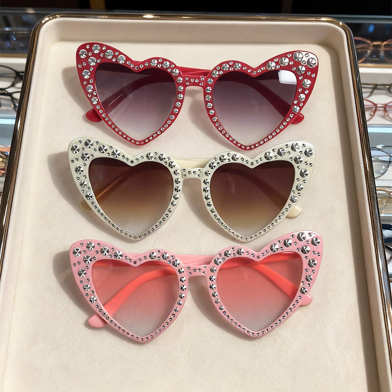 Rhinestone-besetzte Herzförmige Sonnenbrille Karnz