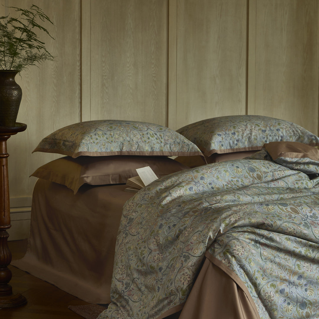 Paisley Jacquard-Satin Bettbezugset mit Paspelrand und passenden Kissenbezügen