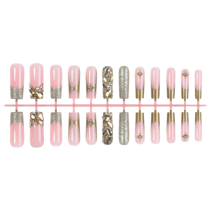 Premium Dekorative Press-On Nagelset mit eleganten goldenen Akzenten Karnz