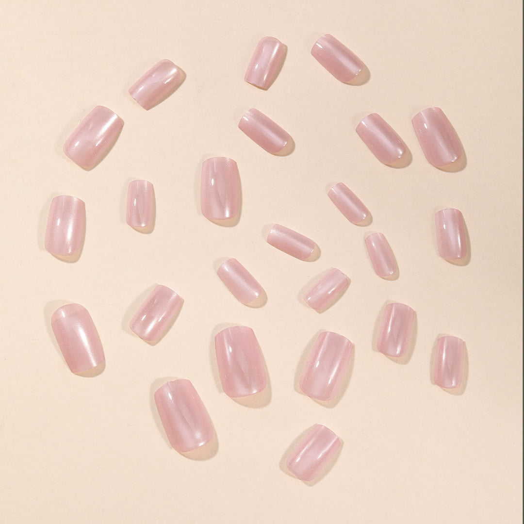 Elegante Glänzende Nagelverlängerungen Karnz