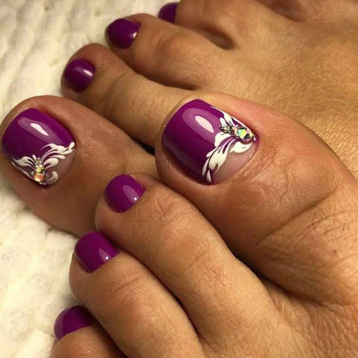Fußnagelkunst mit Edlem Blüten-Design Karnz