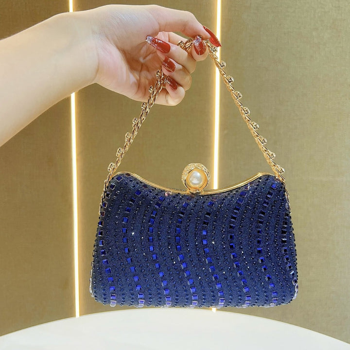 Perlenakzentierte Perlen-Abend-Clutch