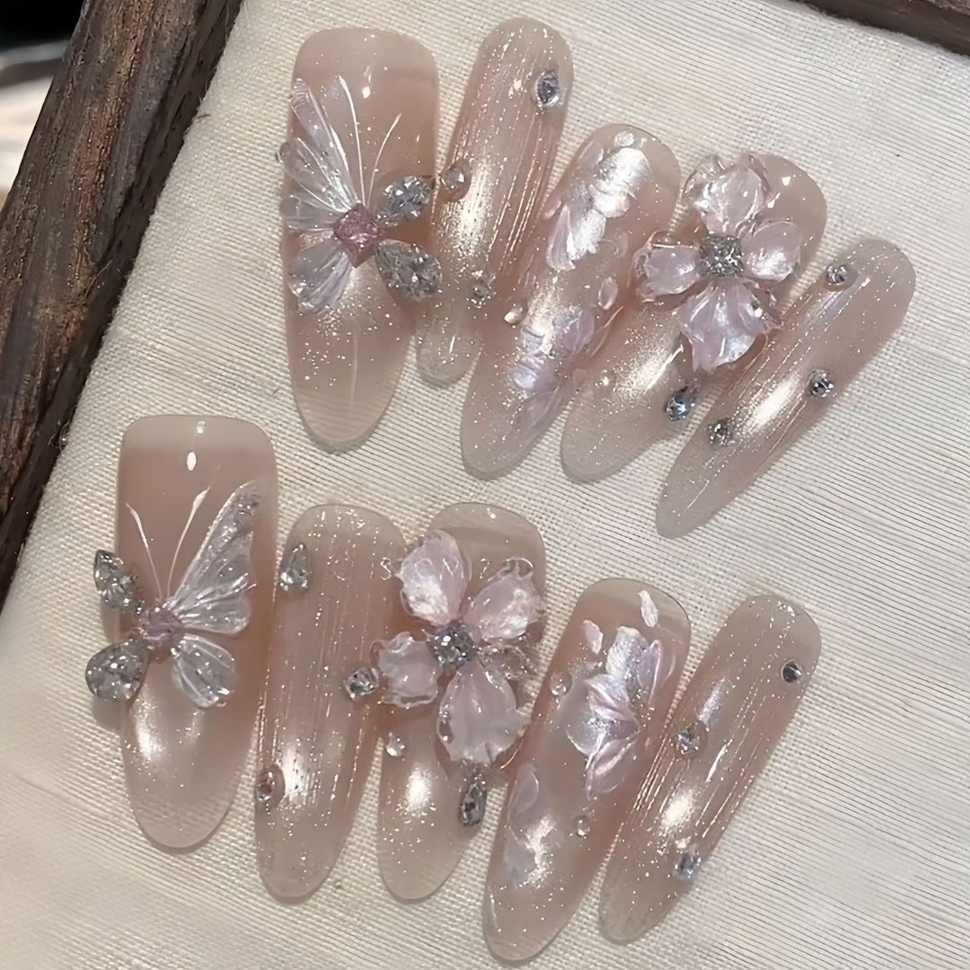 Kunstnägel mit Floralen Motiven Karnz