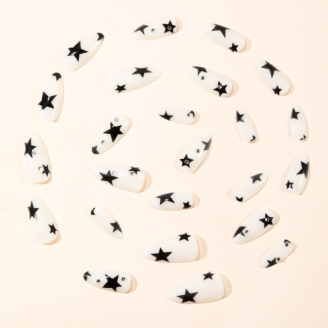 Star-Accent Stiletto Nagelkunst Extensions Karnz
