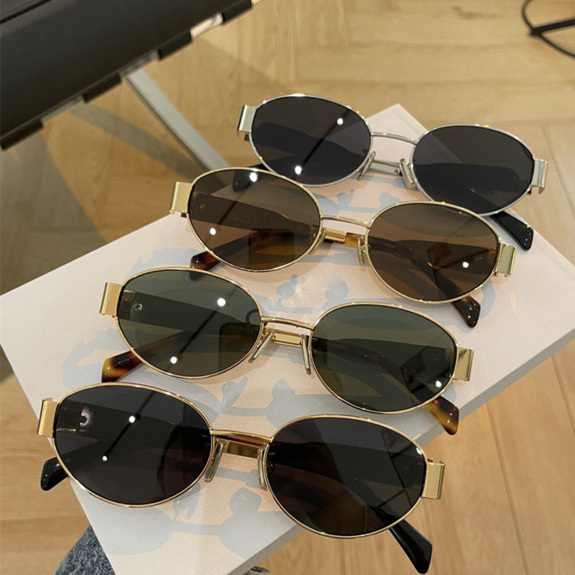 Damen exklusive ovalförmige Designer-Sonnenbrille Karnz