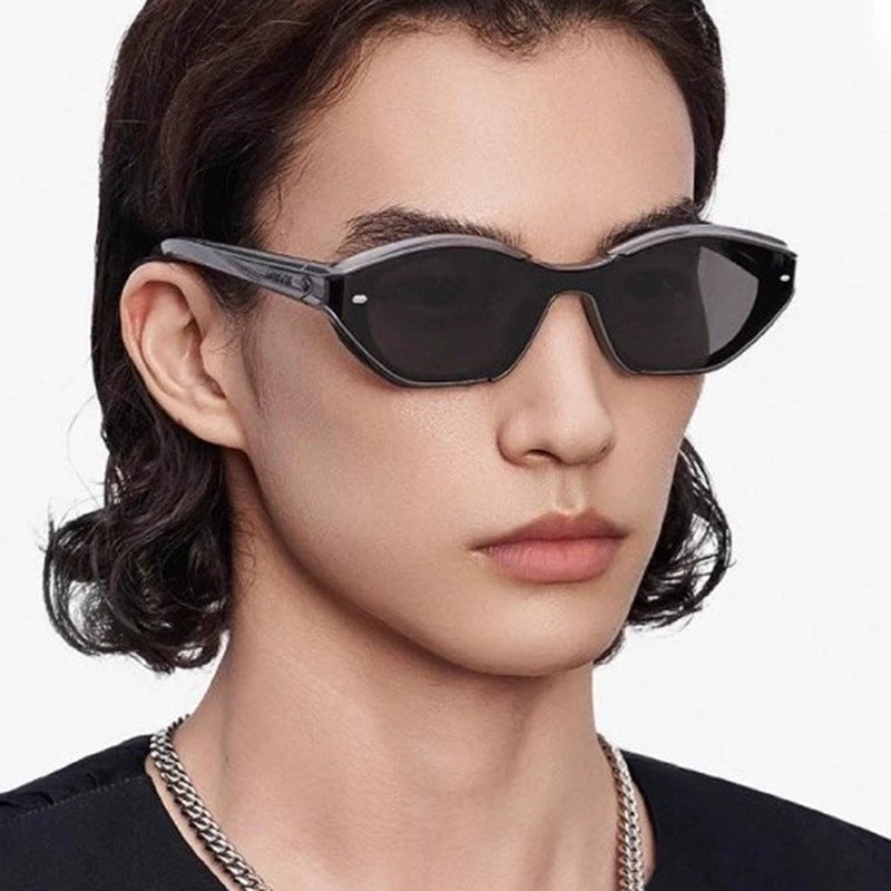 Damen modische Sonnenbrille mit zeitgemäßem Design und schützendem UV-Filter Karnz