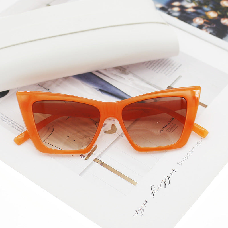 Damen Katzenaugen-Sonnenbrille mit transparentem Rahmen und UV-Schutz Karnz