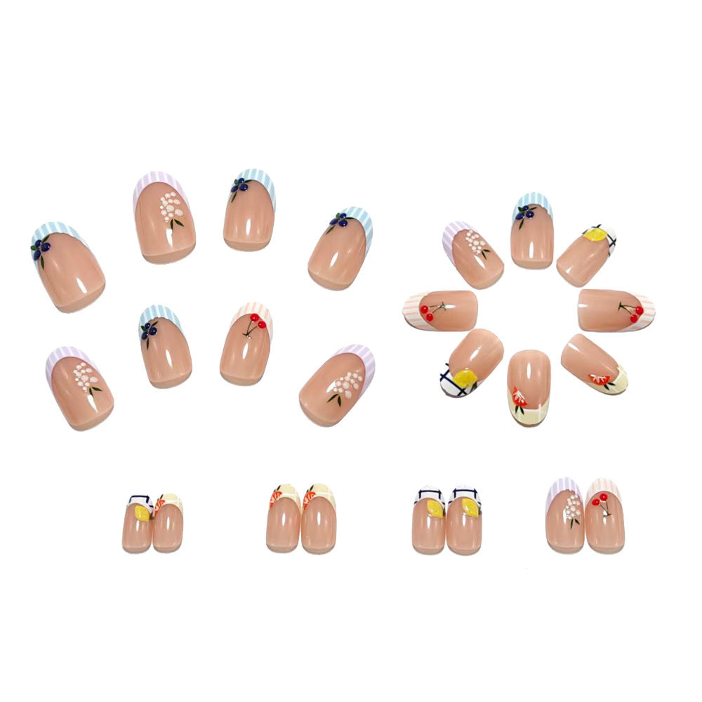 Kreative Nagelkunst mit bunten floralem Design Karnz
