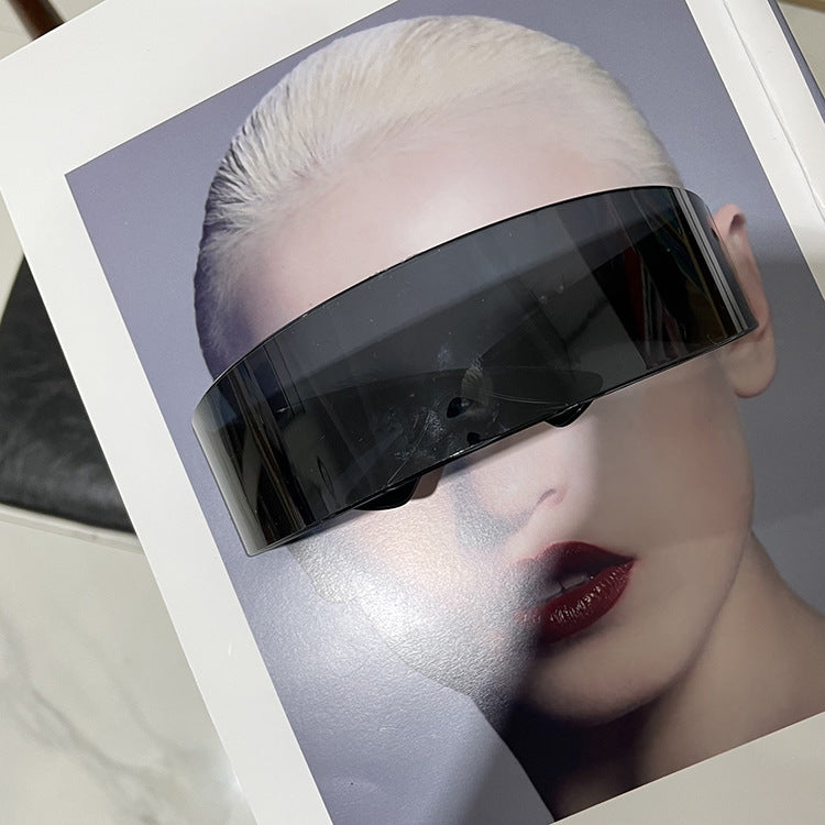 Damen futuristische visierähnliche Sonnenbrille Karnz