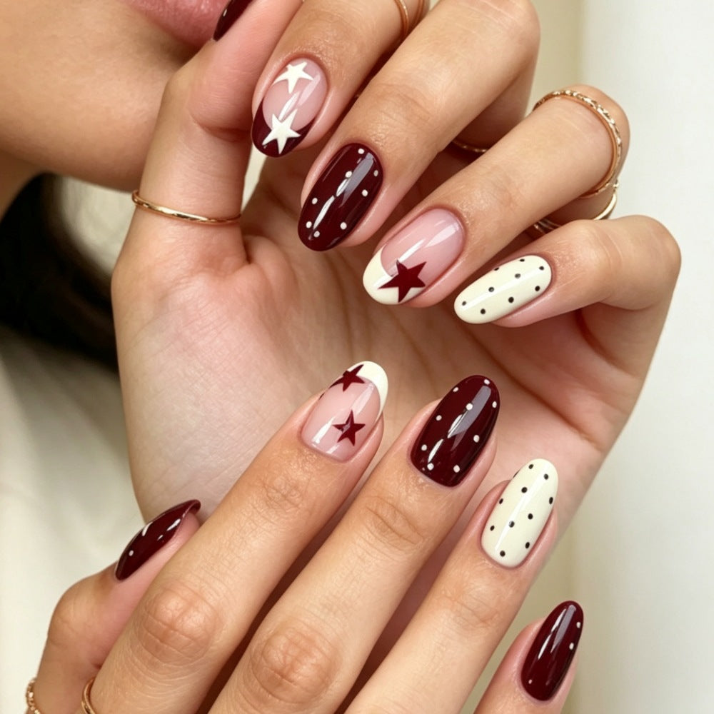 Stylisches Press-On-Nagelset mit schimmerndem Finish Karnz
