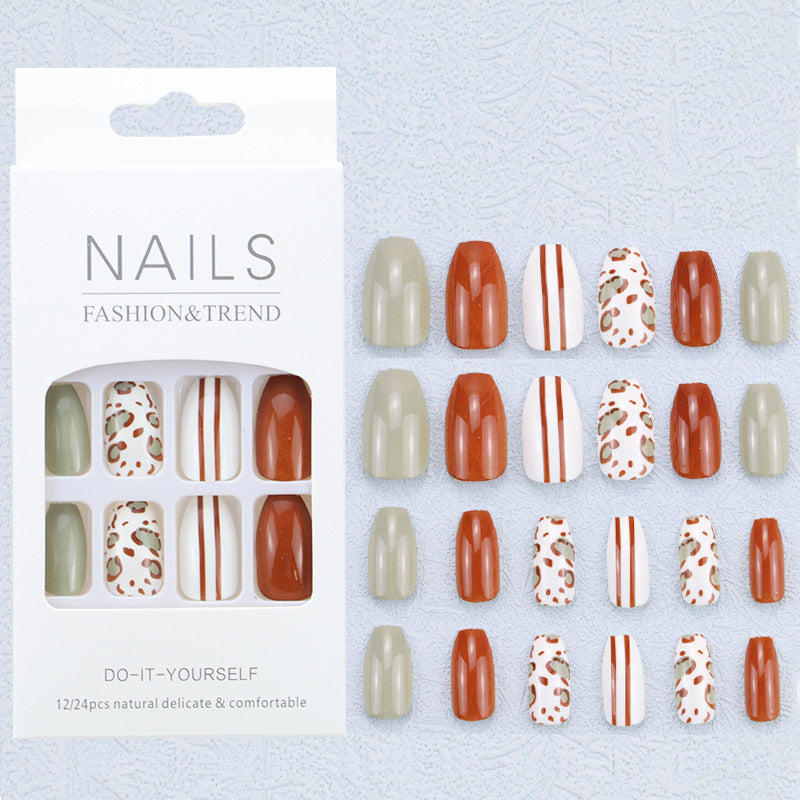 Künstlerisches Grafik Press-On Nagelset Karnz