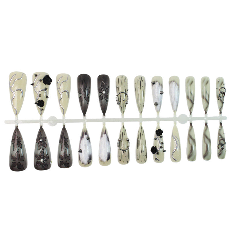 Kunstnagelset mit kreativen Halloween-Motiven und hochwertigen Verzierungen Karnz