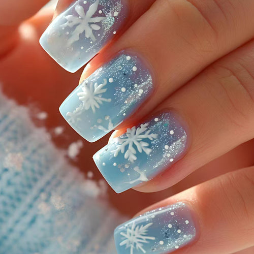Kunstnägel mit Winterlichem Schneeflocken-Design Karnz