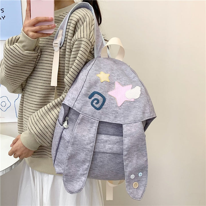 Verspielter Design-Rucksack mit Hasenohren