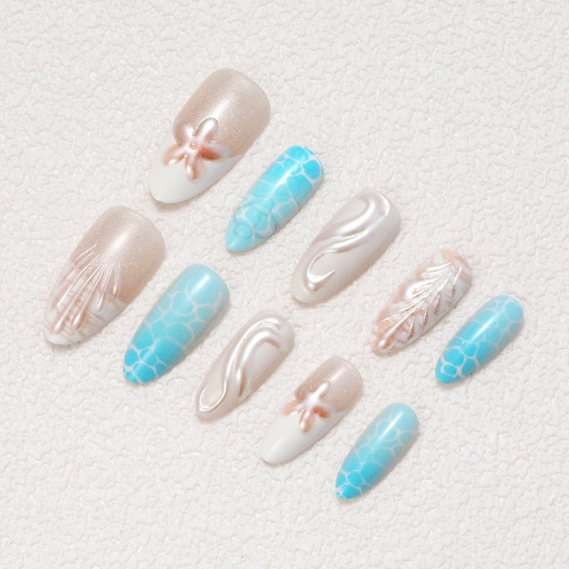 Exklusive Kunstnägel mit maritimen Akzenten Karnz