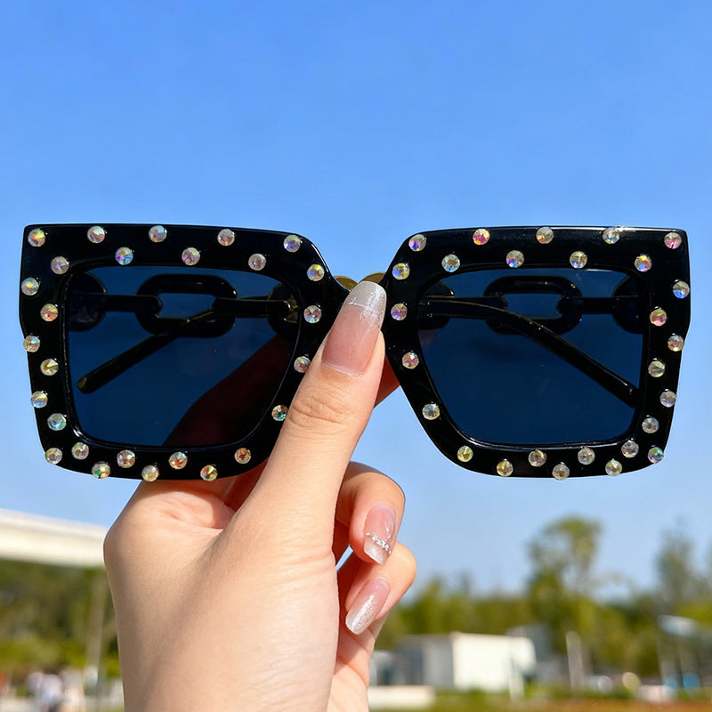 Dekorative perlenbesetzte Katzenaugen-Sonnenbrille Karnz