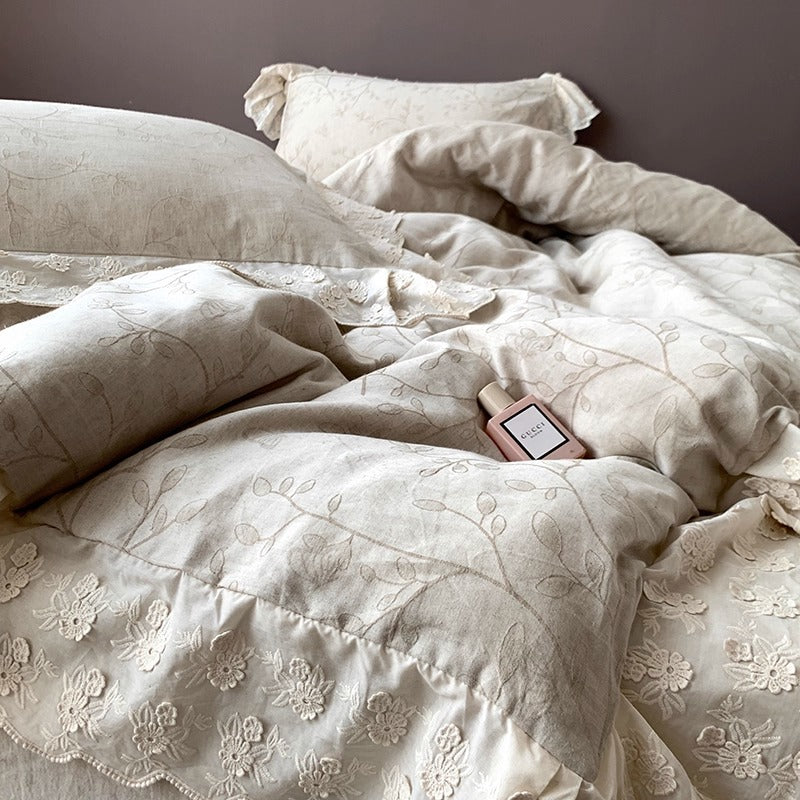 Romantisches mit Spitzenbesatz versehenes Jacquard-Bettbezug-Set