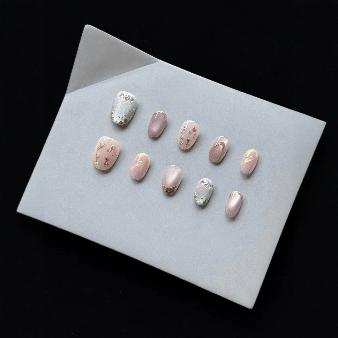 Künstlerisches Press-On Nagelkunstset mit elegantem Blumenmuster