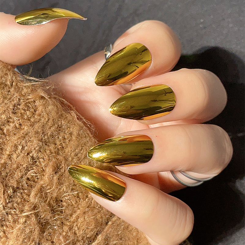 Metallic Stiletto-Nagelverzierung Karnz