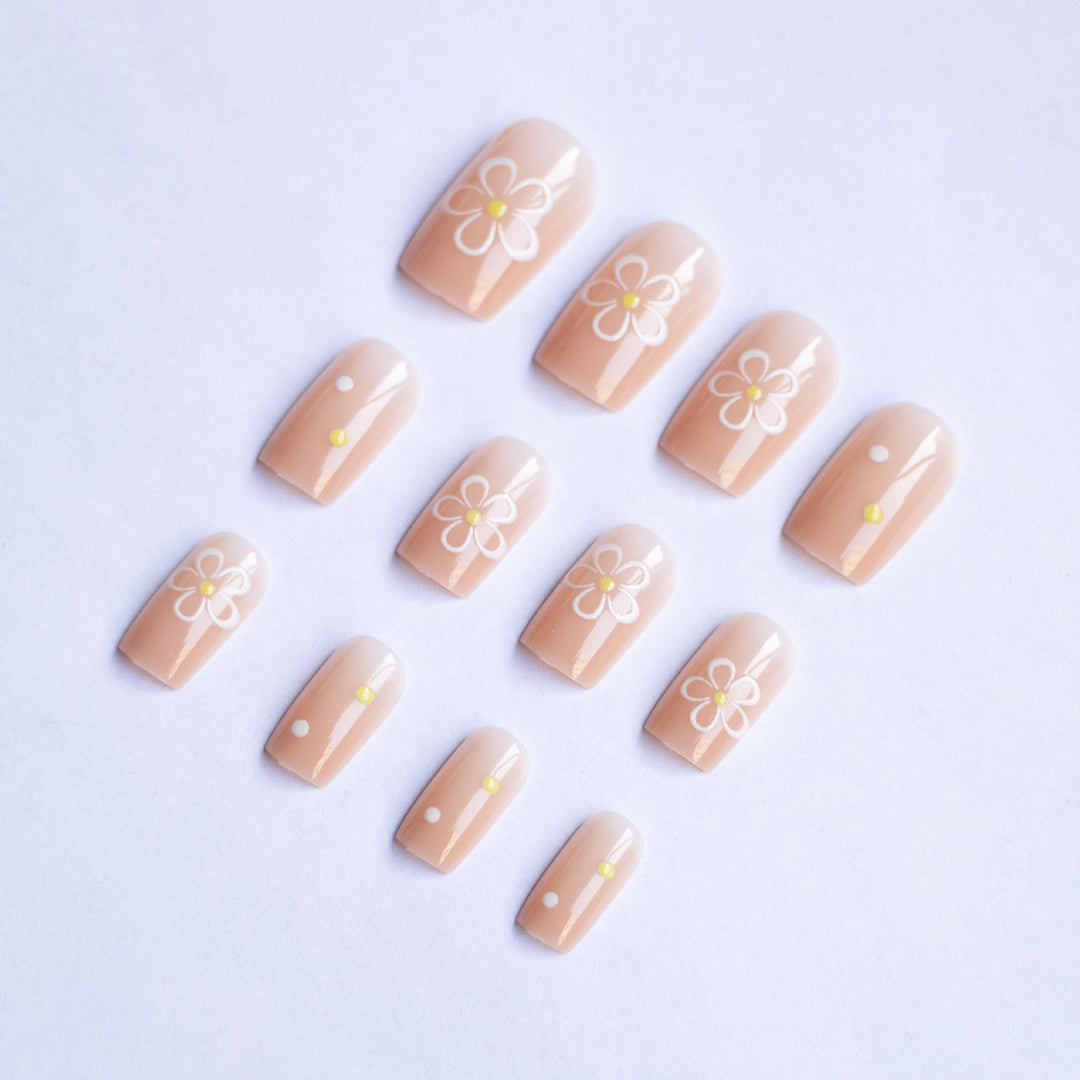 Elegante Blumen Nagelkunst