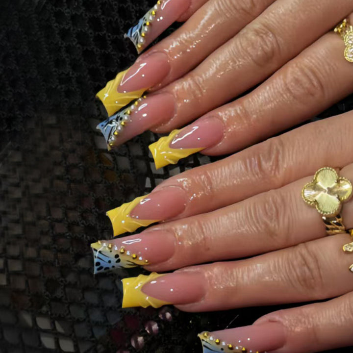 Glamouröse Stiletto Press-On Nagelkunst Set Karnz