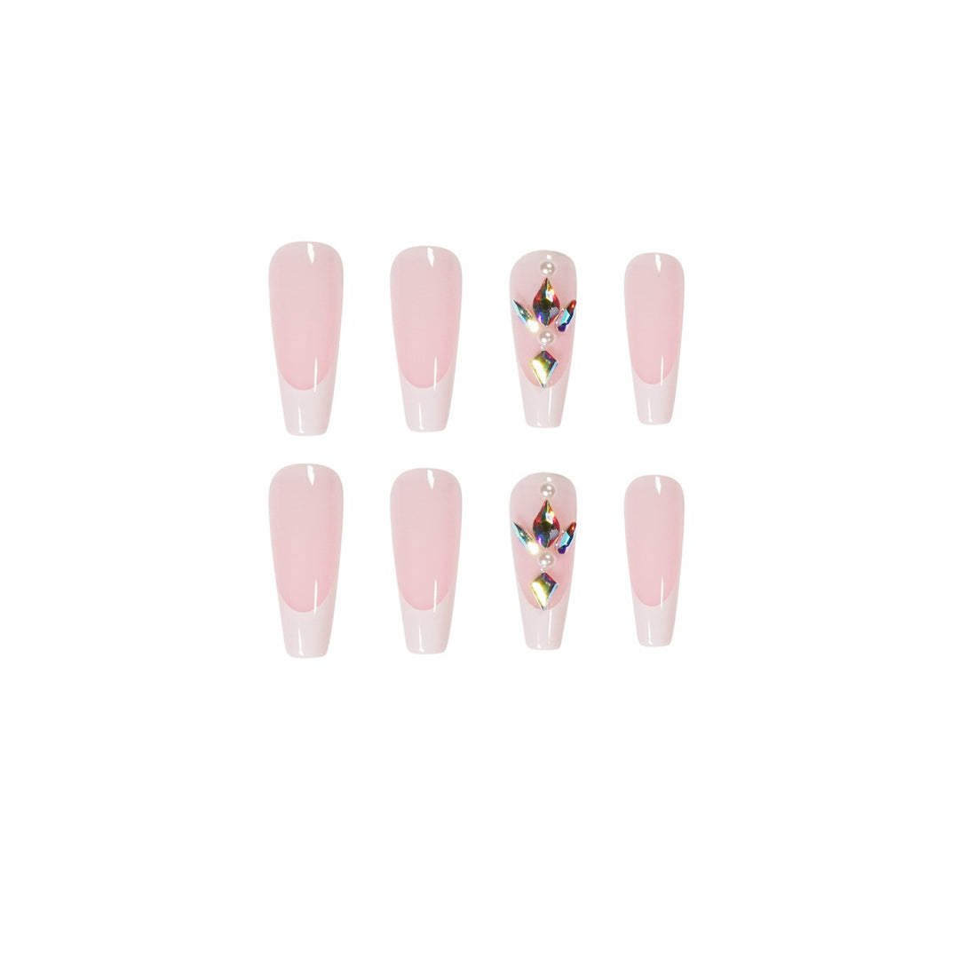 Premium Nagelverlängerungen mit eleganten Designs und Glitzerakzenten Karnz