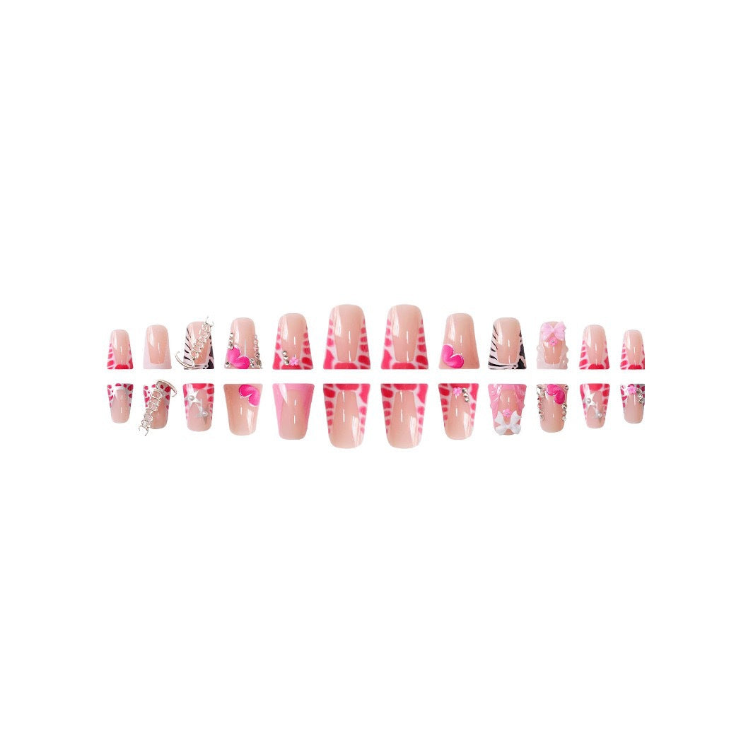 Künstlerische Premium-Nagelerweiterungen Karnz