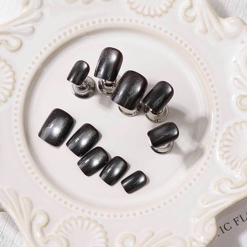 Stylisches Press-On-Nagel-Tips-Set Karnz