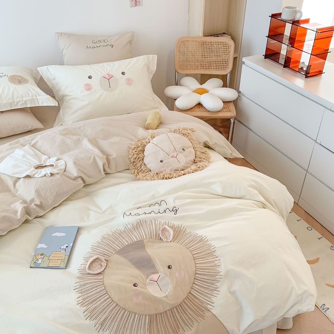Kuscheliges Kinderbettwäsche-Set mit verspielter Löwenapplikation aus Baumwolle