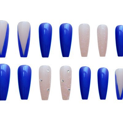 Glamourös Artisanal Press-On Nageldesign