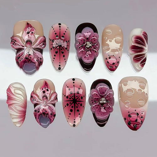 Dekoratives Florales und Künstlerisches Press-On Nagelset